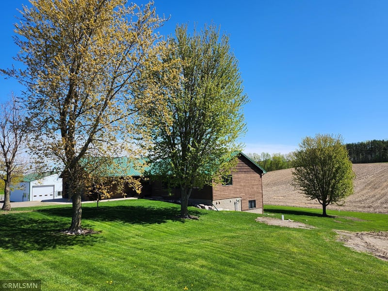 7560 County Road 8 NW, Maple Lake, MN 55358