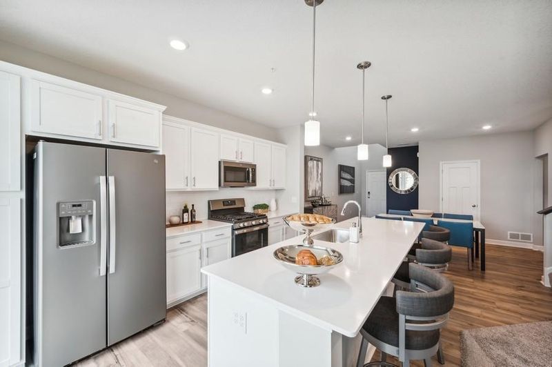 1989 Tyrone Dr, Shakopee, MN 55379