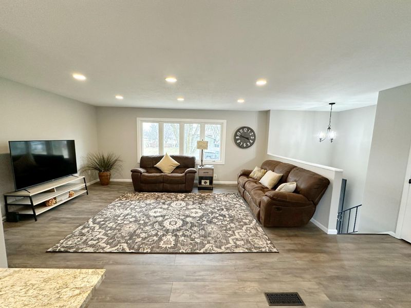 6812 Flemming Cir, Prior Lake, MN 55372