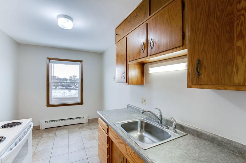 1621 St Anthony Ave, Saint Paul, MN 55104
