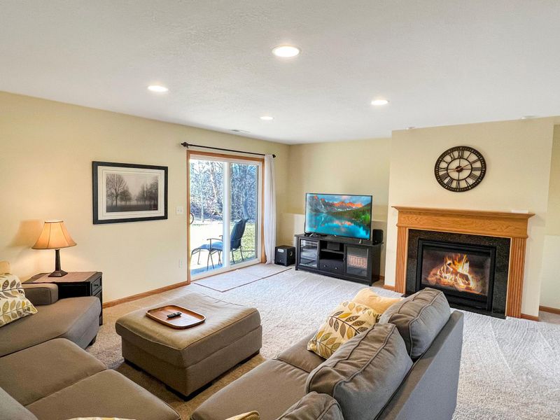 968 Farmers Ridge Trl, Belle Plaine, MN 56011