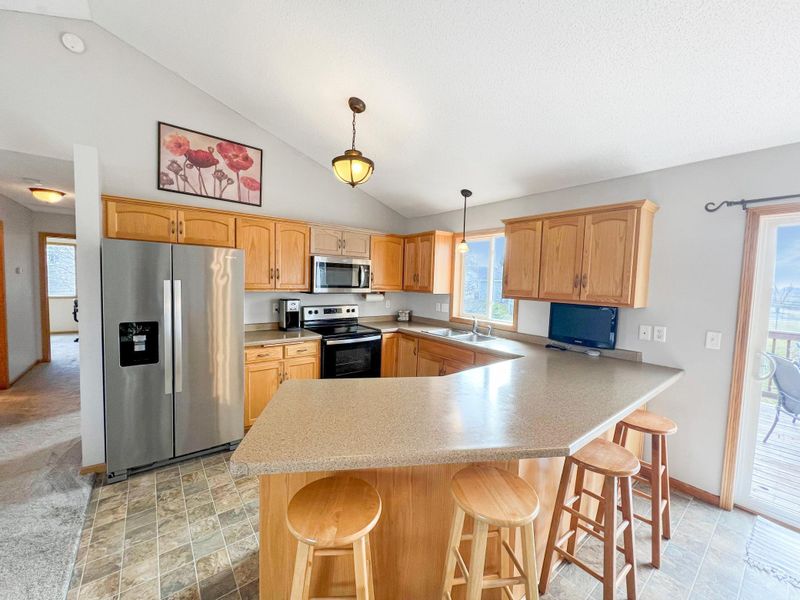 968 Farmers Ridge Trl, Belle Plaine, MN 56011