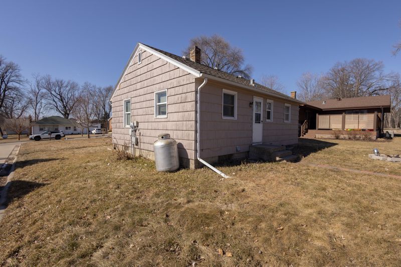 19 9th Ave NE, Elbow Lake, MN 56531