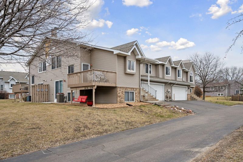 9198 Upland Ln N, Maple Grove, MN 55369