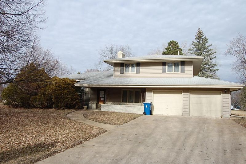 4909 Barbara Dr, Minnetonka, MN 55343
