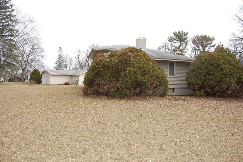 4909 Barbara Dr, Minnetonka, MN 55343