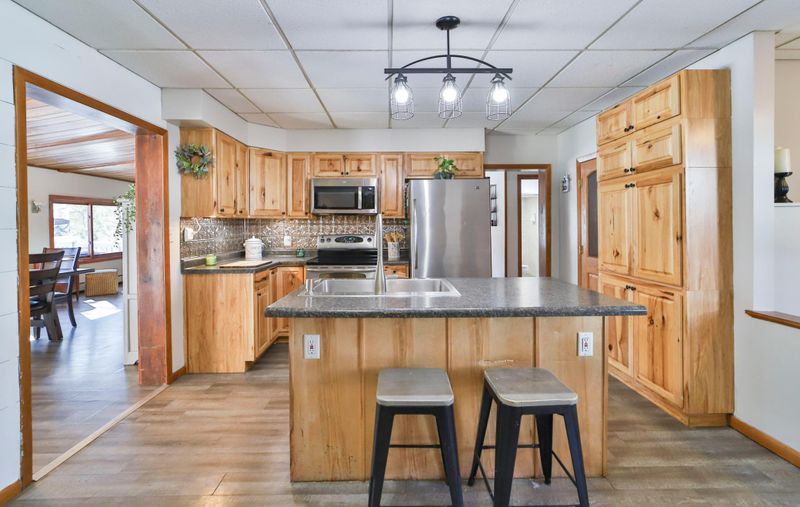 9047 Birch Lane Dr, Garrison, MN 56450