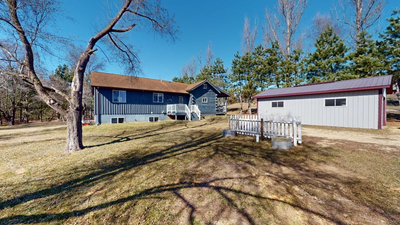 N24785 Lunde Coulee Rd, Ettrick, WI 54627