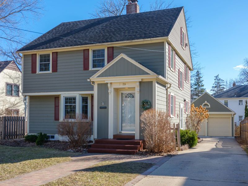 724 9th St SW, Rochester, MN 55902