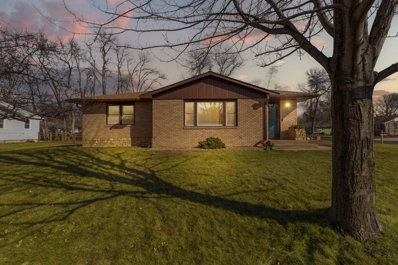1967 Ridge Ln, Hastings, MN 55033