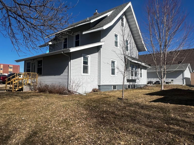 624 N 6th St N, Montevideo, MN 56265