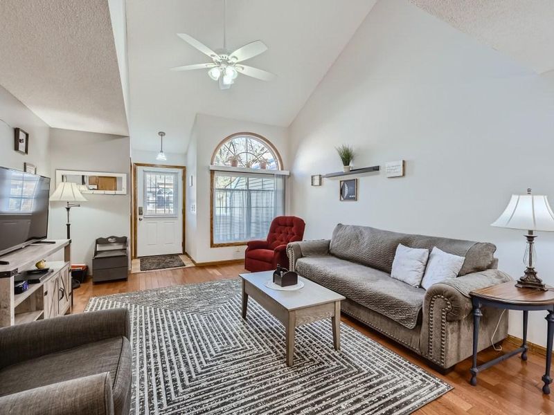179 Primrose Ct, Vadnais Heights, MN 55127