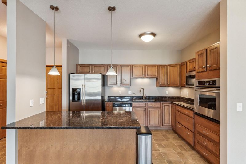 500 Greenhaven Dr #322, Burnsville, MN 55306