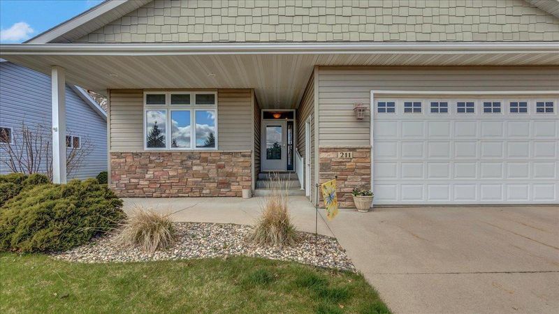 211 Ashley Ln, Alexandria, MN 56308