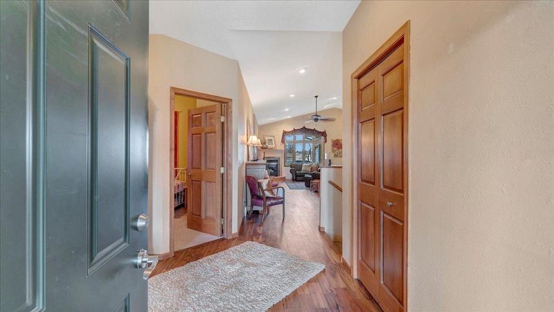 211 Ashley Ln, Alexandria, MN 56308