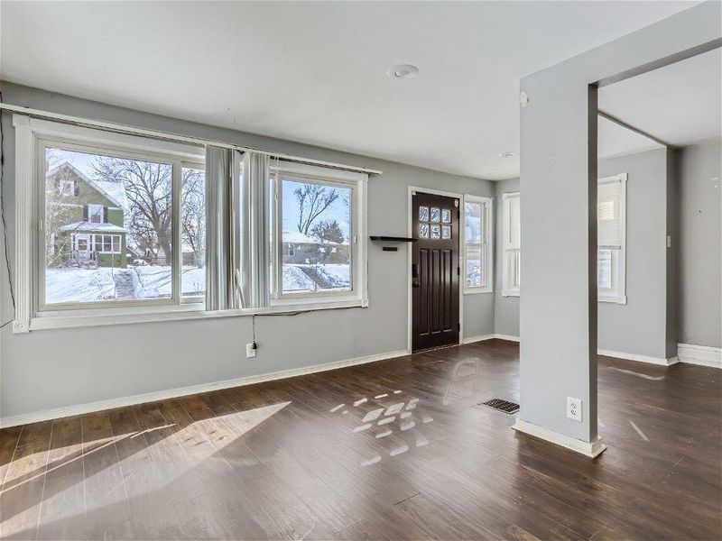 1761 7th St E, Saint Paul, MN 55106
