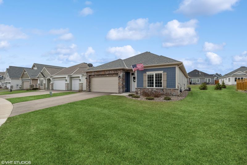 4617 Foxglove Dr, Minnetrista, MN 55331