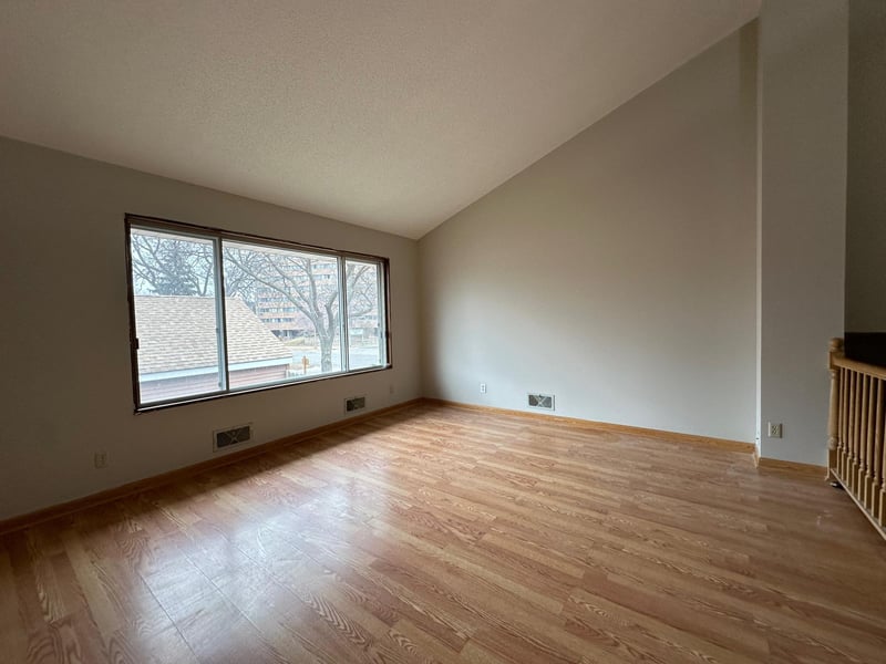 840 Seal St, Saint Paul, MN 55114