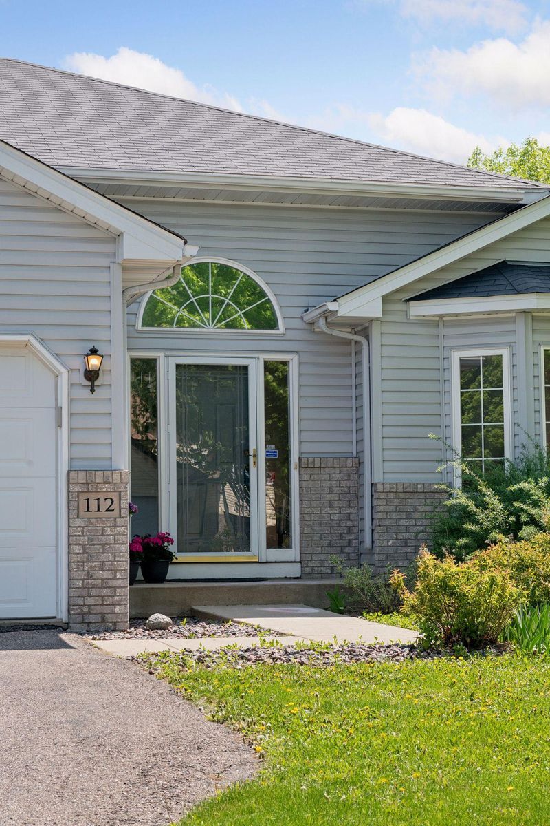 112 Hill St, Montrose, MN 55363