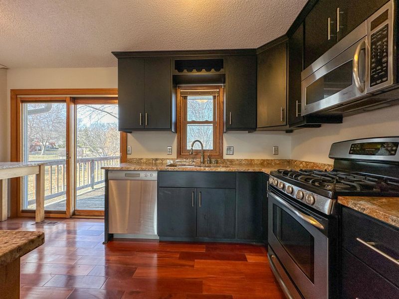 17392 Rustic Hills Dr, Eden Prairie, MN 55346