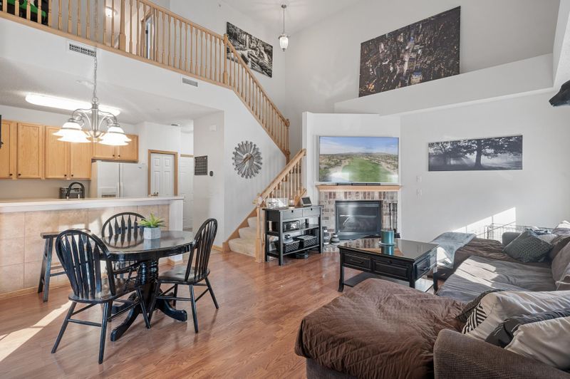 1988 Clover Ridge Dr, Chaska, MN 55318