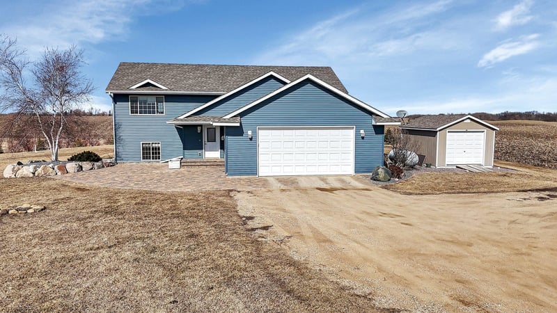 17515 Wolf Creek Rd NW, Evansville, MN 56326