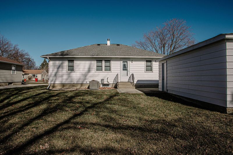 2010 2nd Ave SE, Austin, MN 55912