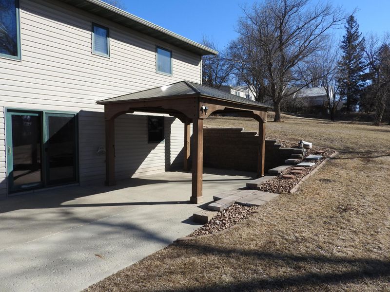 106 E Henning St, Battle Lake, MN 56515