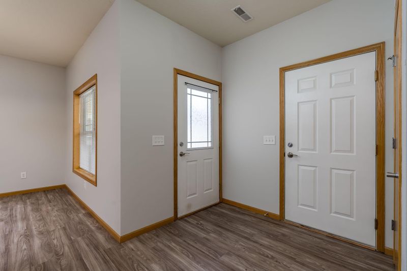 705 Dublin Ct, Mankato, MN 56001