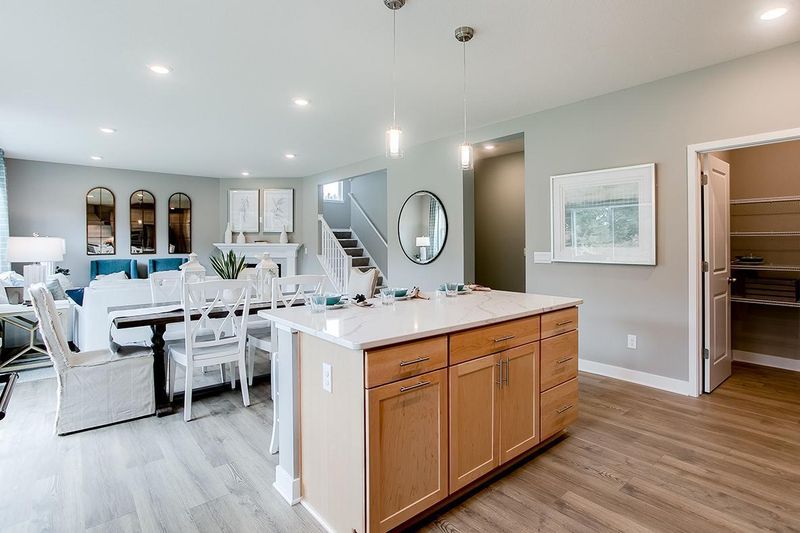 1655 Oak Creek Dr, Chaska, MN 55318
