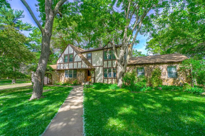 5665 Turtle Lake Rd, Shoreview, MN 55126