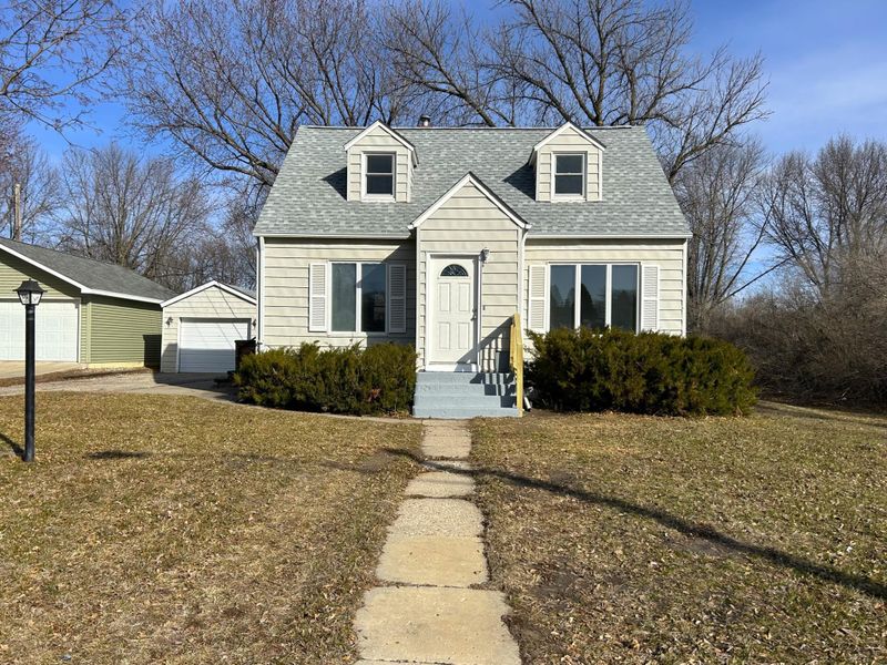 118 S 16th St, Montevideo, MN 56265