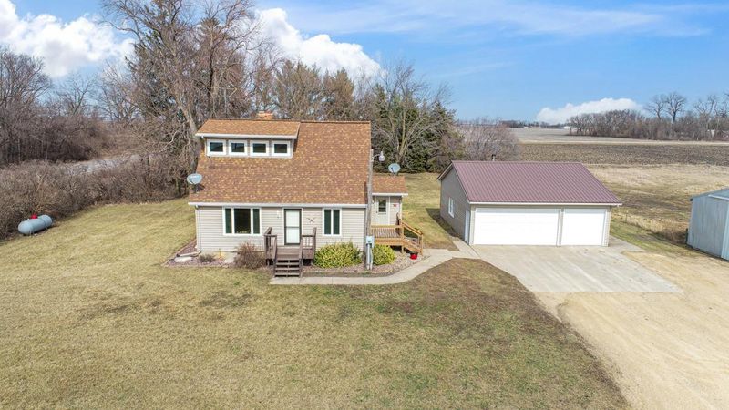 49717 421st Ave, North Mankato, MN 56003