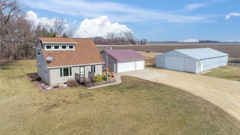 49717 421st Ave, North Mankato, MN 56003