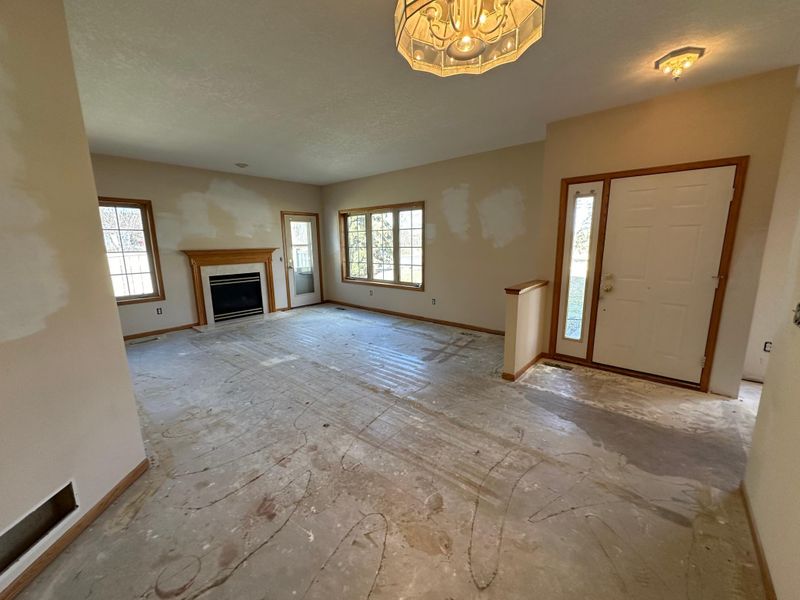 2995 Caroline Ct, Little Canada, MN 55117