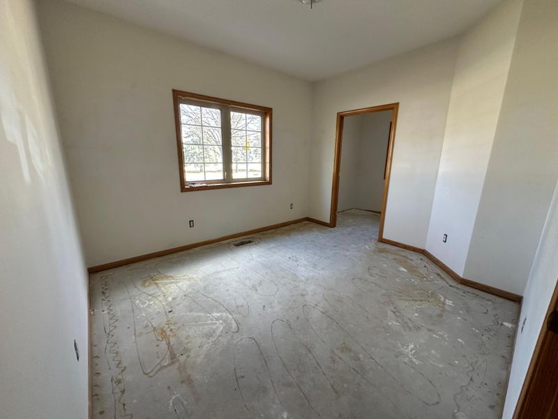 2995 Caroline Ct, Little Canada, MN 55117