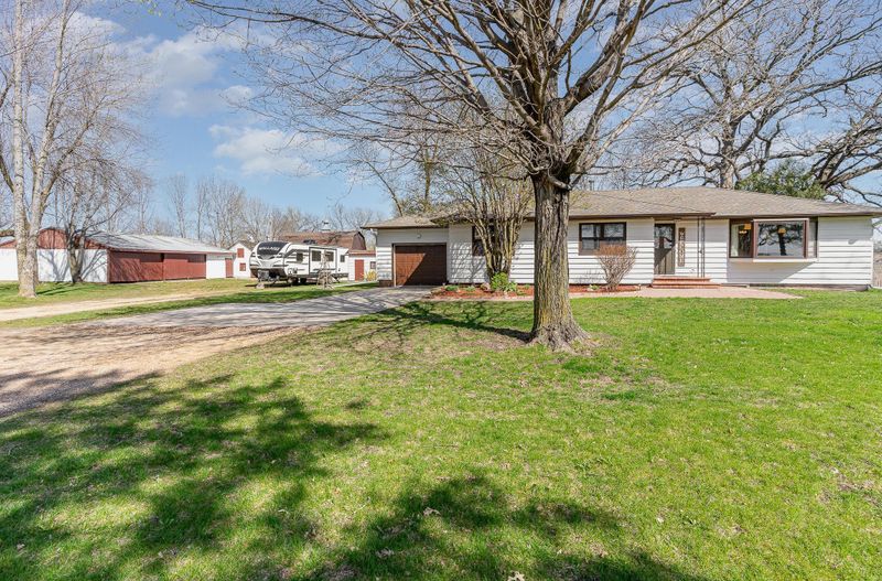37585 State Highway 13, Montgomery, MN 56069