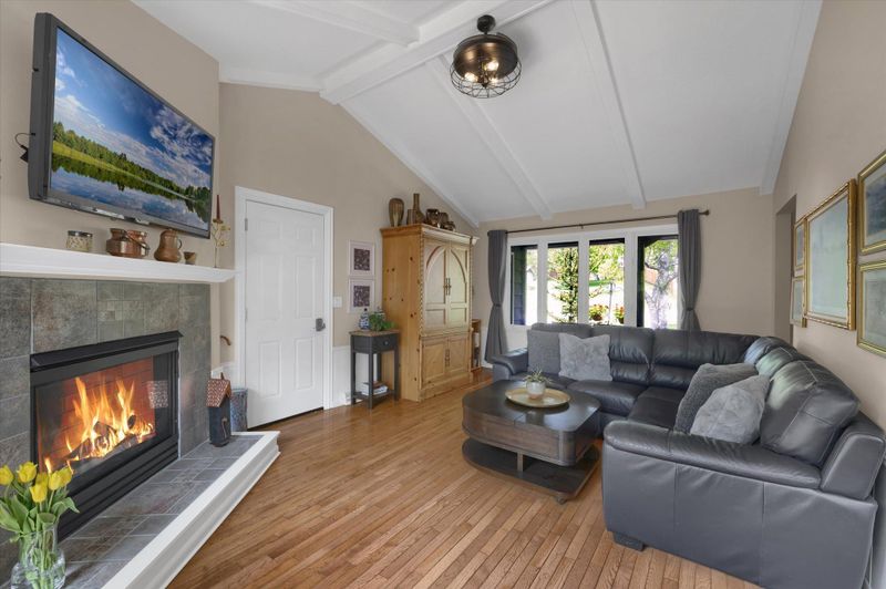 1509 W 152nd St, Burnsville, MN 55306