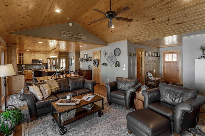 10516 Shady Hills Trl, Brainerd, MN 56401