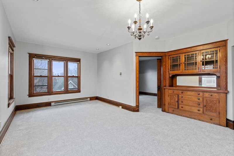 391 Laurel Ave #301, Saint Paul, MN 55102