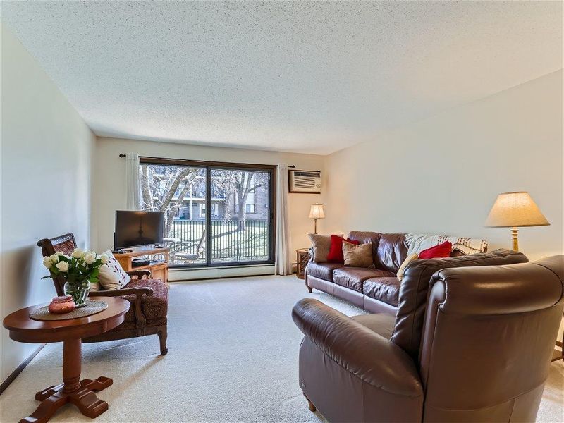 1887 Silver Bell Rd #218, Eagan, MN 55122