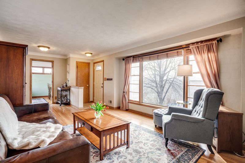 1040 Prior Ave S, Saint Paul, MN 55116