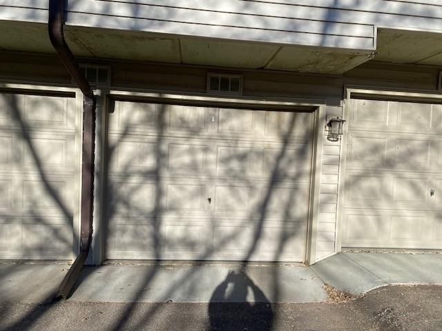 8940 Neill Lake Rd #D, Eden Prairie, MN 55347