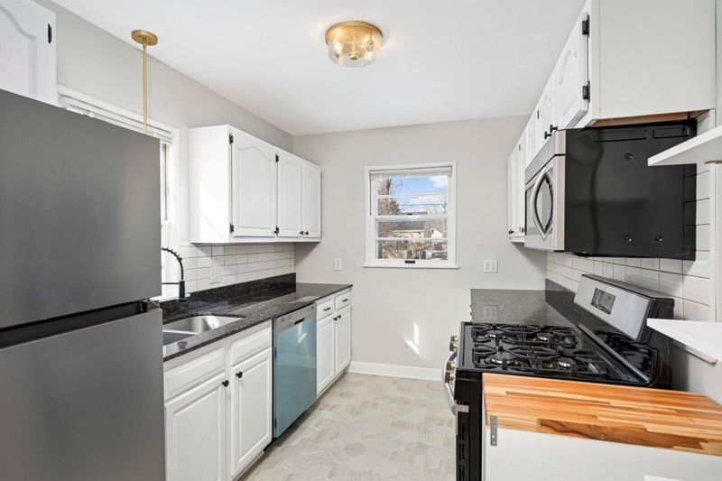 1845 Hawthorne Ave E, Saint Paul, MN 55119