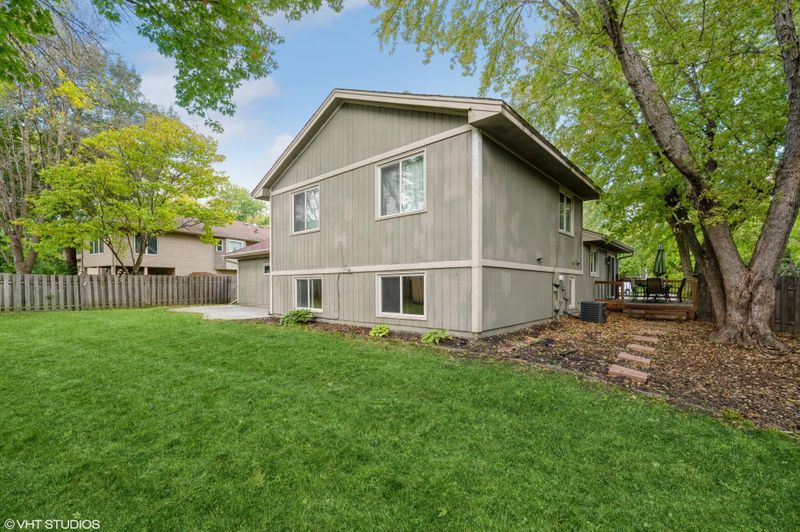 5259 Clayton Dr, Maple Plain, MN 55359