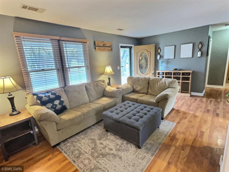 10113 2nd Ave S, Bloomington, MN 55420