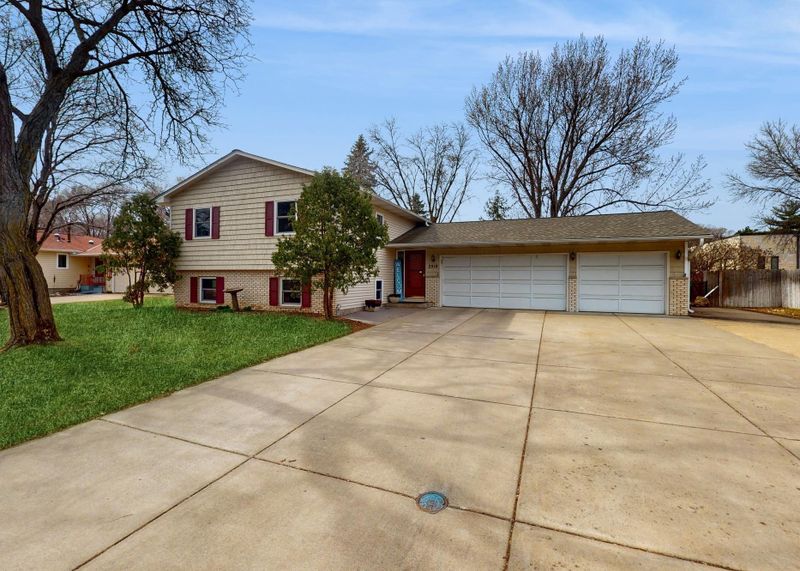 2919 8th Ave, Anoka, MN 55303