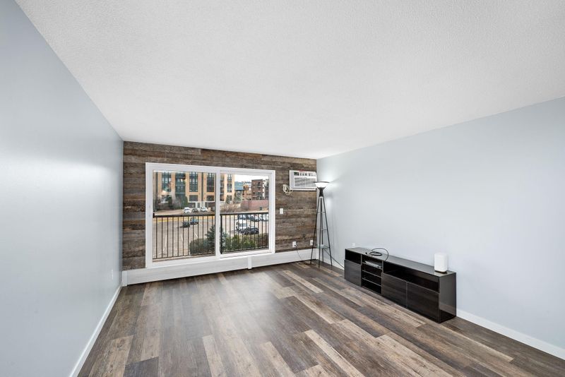 4820 Park Commons Dr #225, Saint Louis Park, MN 55316