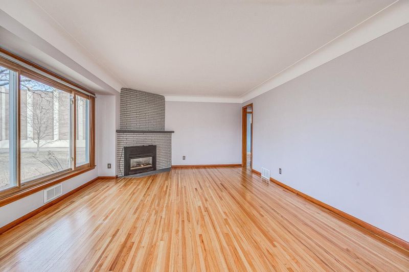 6215 Clinton Ave, Richfield, MN 55423