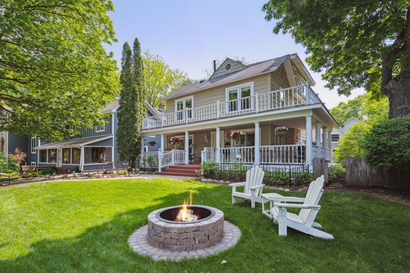 156 Lake St, Excelsior, MN 55331